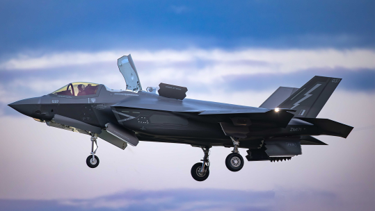 F35B arrives to RAF Marnham CREDIT RAF