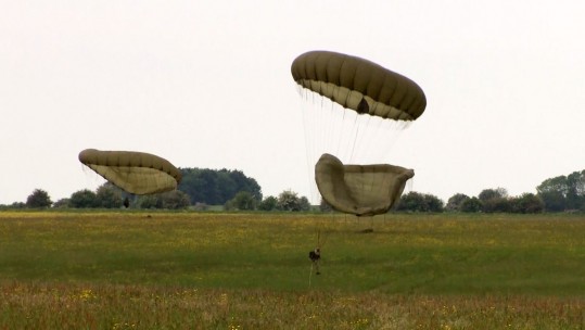 US and British Reservists on Exercise Air Drop Warrior