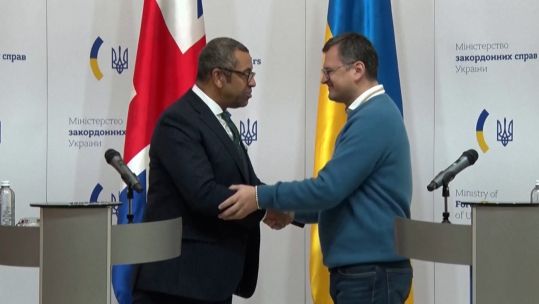 Foreign Secretary James Cleverly and Ukrainian foreign minister Dmytro Kuleba 25112022 CREDIT REUTERS