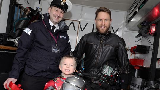 Former Royal Marines Reservist turned jet suit inventor Richard Browning meets Bailey Hall CREDIT Royal Navy
