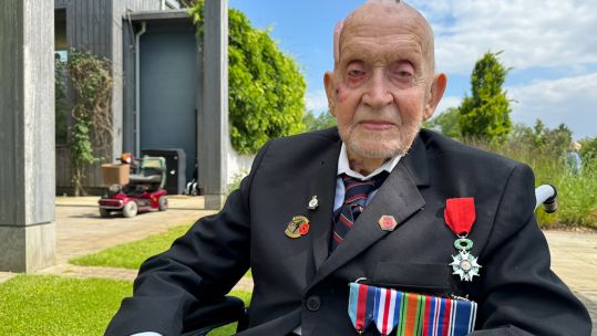 Former Royal marine Les Brown who served during Dday