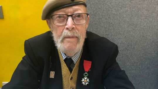 Former SAS Special Operative Mr Alec Borrie wearing a Légion d’honneur medal CREDIT The Taxi Charity