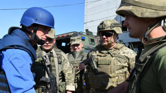 Gavin Williamson in Ukraine 190918 CREDIT European Pravda