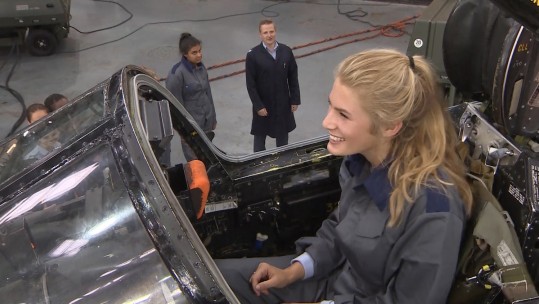 Teenage girls' engineering course