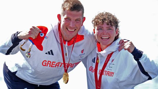 Gold medalists Gregg Stevenson and Lauren Rowles at awarding ceremony for the para rowing PR2 Mixed Doubles Sculls event at the Paris 2024 Paralympic Games Image ID 2Y07B12 010924 CREDIT Alamy Stock Photo