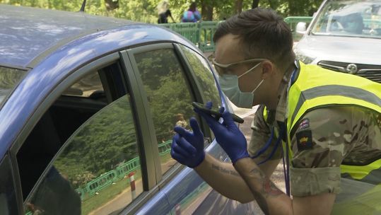 Grenadier Guard at coronavirus mobile testing site at Hyde Park 