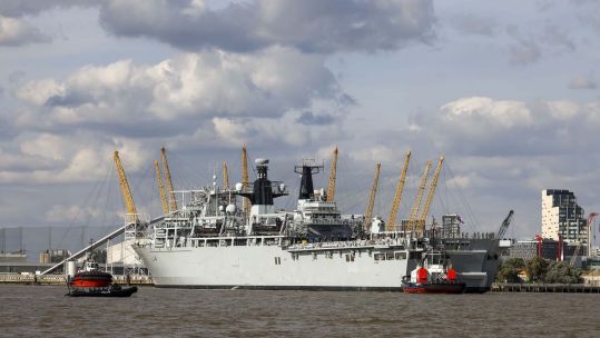 HMS Albion makers her way into London Thames in ready for London Internations Shipping week 13092021 CREDIT Royal Navy.jpg