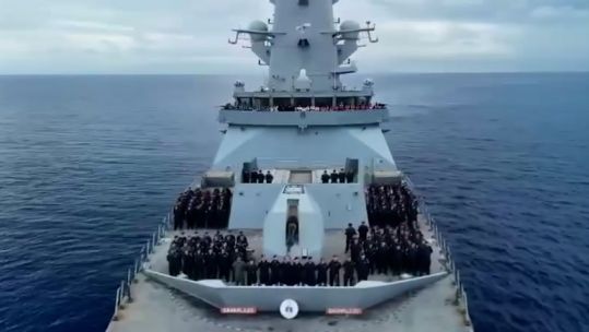 HMS Dauntless crew on deck CREDIT ROYAL NAVY