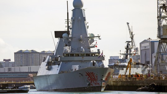 HMS Dragon leaves Portsmouth for Gulf 170918 CREDIT RN