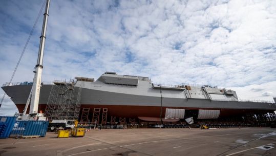 HMS Glasgow blocks join together 