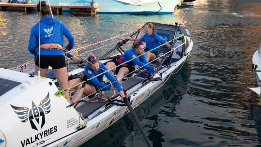 HMS Oardacious Valkyries set off on their long ocean journey (Picture: @AlliginPhot)