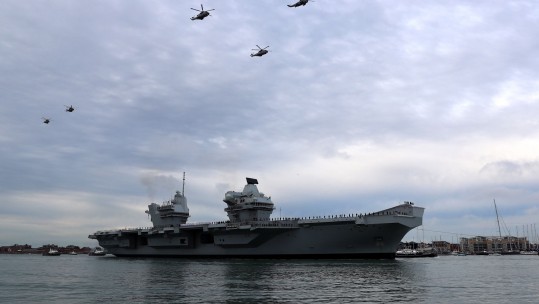 HMS Queen Elizabeth Portsmouth arrival