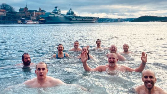 HMS Queen Elizabeth sailors brave the icy waters in Oslo