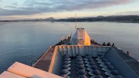 HMS Somerset arrives in Norway