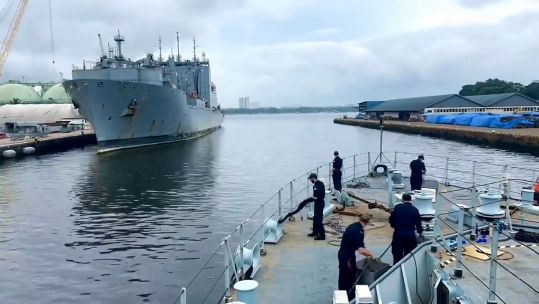 HMS Spey leaving Singapore 040123 CREDIT HMS Spey X