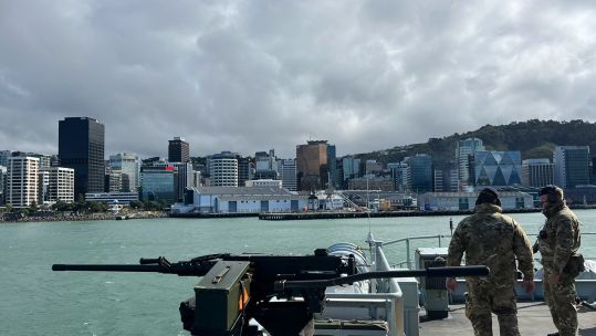 HMS Tamar arrives in Wellington
