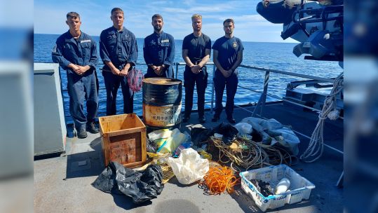 HMS Tamar litter picks disturbing amount of waste in just an hour 11102022 CREDIT HMS Tamar Twitter