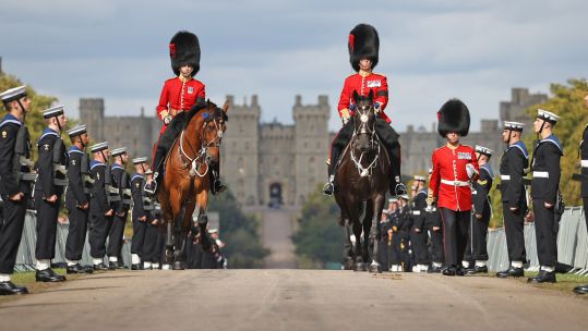 Her Majesty Queen Elizabeth's funeral procession makes i