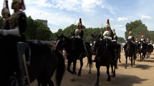 Household Cavalry Mounted Regiment tackling horse heatwave care 14072022 CREDIT BFBS.jpg 