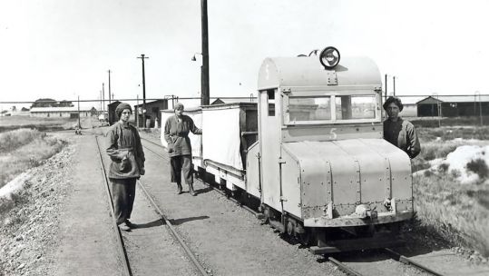 Hythe Ammunition Train  photo might be avonmouth or possibly another mustard gas plant in Grent DATE UNKNOWN Credit Alan Titheridge.jpg