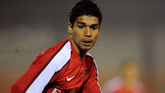IMAGE ID GBABTB Eduardo Da Silva plays for Arsenal against Portsmouth CREDIT PA Images Alamy Stock Photo NO RESUSE.jpg