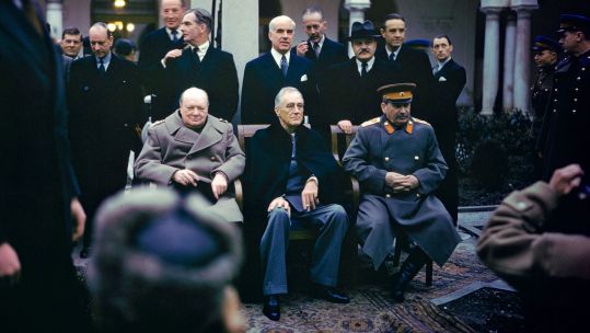 Image ID W7E2PR Winston S. Churchill, Franklin D. Roosevelt and Josef Stalin sit together for a photo at the Yalta Conference in February 1945 NO REUSE CREDIT The Print Collector Alamy Stock Photo