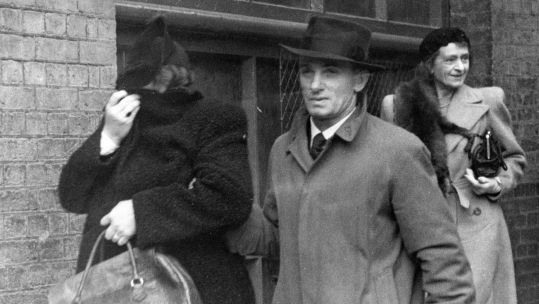 Image ID 2HHTJ6M Francis Brown, co-defendant with Helen Duncan in Old Bailey trial pictured after the days hearing in London on 23 March 1944 CREDIT Trinity Mirror Mirrorpix Alamy Stock Photo EXP 231124