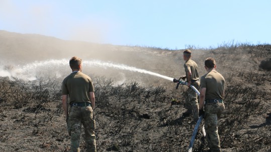 4 SCOTS fighting Saddleworth Moor fire 0718