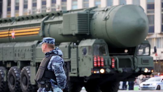 Image ID 2J691PE Nuclear weapon of Russia, strategic missile system in Moscow 05052022 CREDIT Oleg Elkov,Alamy EXP 27032024.jpg