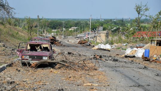 Image ID 2JDB4R9 bridge from Lysychansk to Severodonetsk is nearly completely destroyed by the war 19062022 CREDIT Sipa US,Alamy Stock Photo.jpg