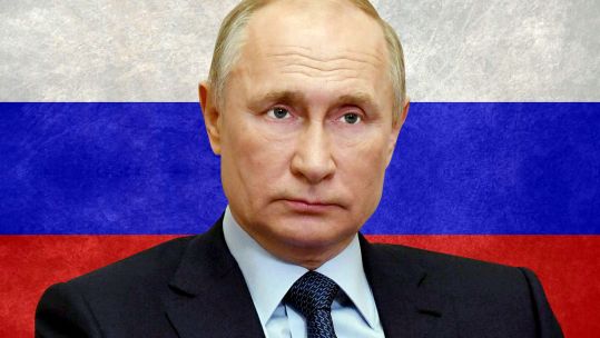 Image ID 2JDWP4W Vladimir Putin and Russia flag 230622 EXP 041123 CREDIT JHG, Alamy Stock Photo.jpg