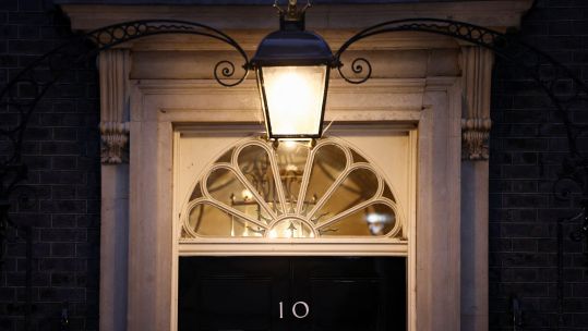 Image ID 2JG1H2J Entrance to Number 10 Downing Street 060722 CREDIT REUTERS, ALAMY STOCK PHOTO
