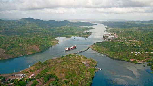 Hapag Lloyd container ship on Panama Canal