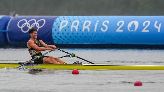 Image ID 2XMBF22 Army's Stephen Cox of Zimbabwe competing in the Men's Single Sculls Heats Paris 27072024 CREDIT Alamy EXP 23112024