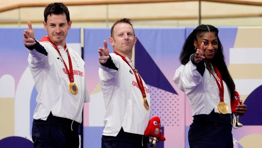 Image ID 2Y07E2C Great Britain's Jaco van Gass, Jody Cundy and Kadeena Cox with the gold medals after the Open C1-5 750m 01092024 CREDIT Alamy, PA EXP 23112024.jpg