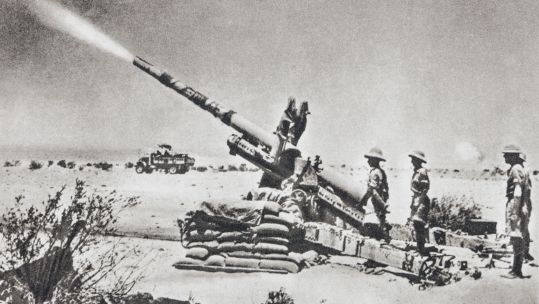 The British artillery stops the German advance at El Alamein in 1942 (Picture: mccool/Alamy Stock Photo).