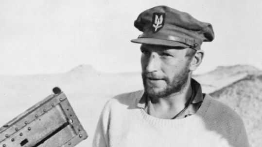 Image ID 2X14GY0 The SAS's Lt Col Robert Blair Paddy Mayne in the desert near Kabrit in 1942 NO REUSE CREDIT piemags/ww2archive / Alamy Stock Photo