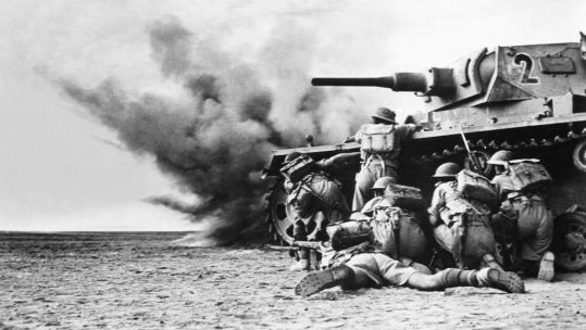 Image ID HBMETD Desert Victory film 1943 Army Film and Photography Unit British Army CREDIT Everett Collection Inc / Alamy Stock Photo EXP 15.02.24