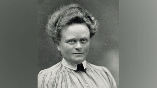 Image ID KYM5KJ Photograph of Dr Elsie Inglis played a vital role in founding the Scottish Women's Hospital NO REUSE CREDIT Len Collection Alamy Stock Photo