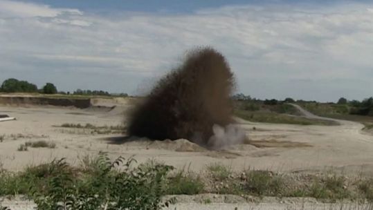 Italian army detonate WW2 bomb that emerged from a dried up river Po 08082022 CREDIT REUTERS