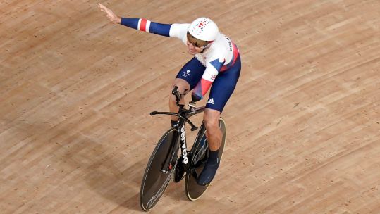 Jaco van Gass wins men's C3 3000 metres individual pursuit at Tokyo Paralympics