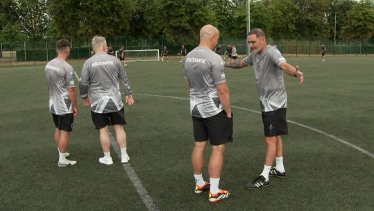 Joey Collins speaking with Keith Emmerson at UKAF training Credit BFBS Date 15072025.jpg 