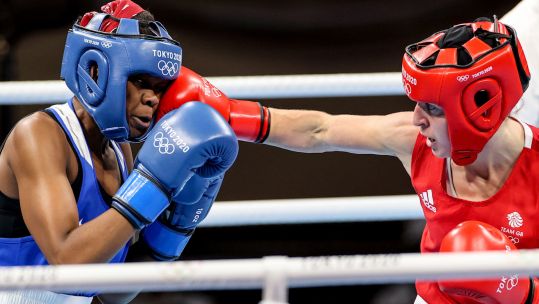 Karriss Artingstall (R) of Great Britain confronts Sadie Keamogetse Kenosl of Botswana in the Olympic games 240721 CREDIT Alamy.jpg_.jpg