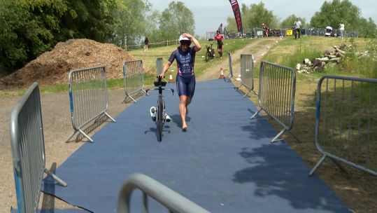 Kat Matthews wins Army Sprint Triathlon 2023 Credit BFBS DATE 07062023.jpg