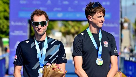 Luke Pollard and Dave Ellis world championship gold medal Credit Stephen Cox Photography British Triathlon Date .jpg 