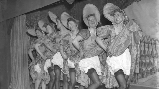 Men from Royal Artillery Coastal Defence Battery at Shornemead Fort Gravesend in drag while rehearsing for their Christmas charity performance 1940 Image ID CREDIT John Topham / TopFoto