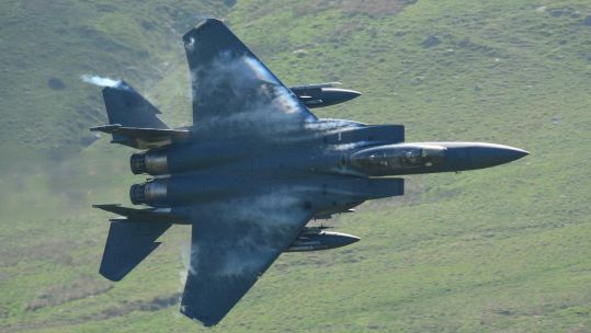 An F-15e Strike Eagle in the Mach Loop (Picture: JumpStory).