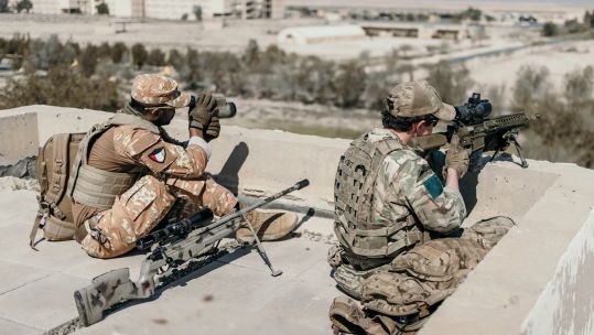 Members of 16 Air Assualt Brigade and the Kuwaiti Land Force carrying out reconnaissance training on Exercise Desert Warrior
