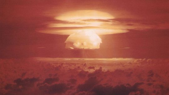 mushroom cloud following nuke strike