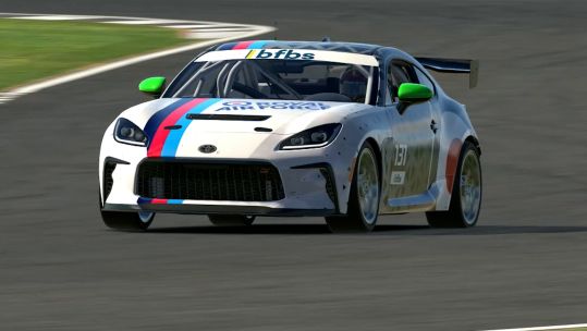 Will Foulkes wins twice in silverstone eMotorsport
